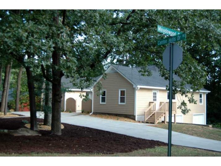 2880 Canton Hills Drive, Marietta, GA 30062