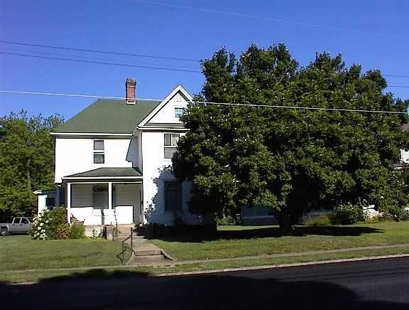 239 N Main St, White Hall, IL 62092