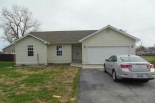 450 Illinois Avenue, Wood River, IL 62095
