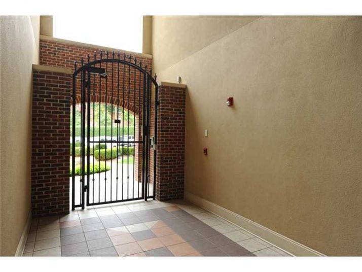 825 Highland Lane Ne, Atlanta, GA 30306