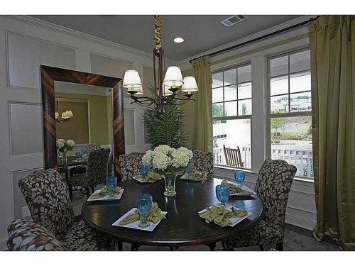 516 Lost Creek Drive, Woodstock, GA 30188