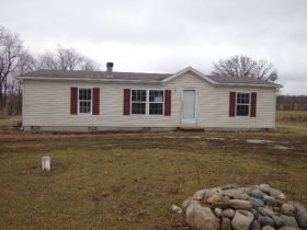 11738 E 415 N, Kendallville, IN 46755