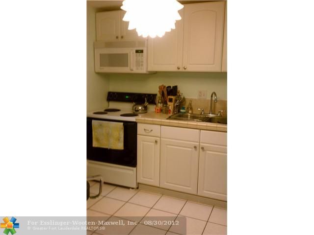 7900 COLONY CR # 303, Fort Lauderdale, FL 33321