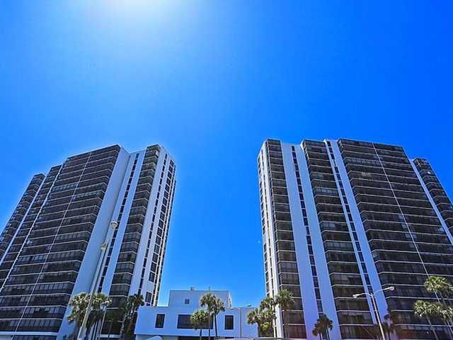 3701 N COUNTRY CLUB DR # 907, Miami, FL 33180