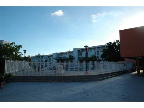 9120 FONTAINEBLEAU BL # 103, Miami, FL 33172