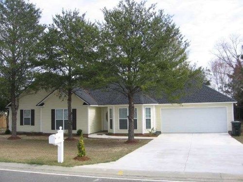 9 Ard Road, Ray City, GA 31645