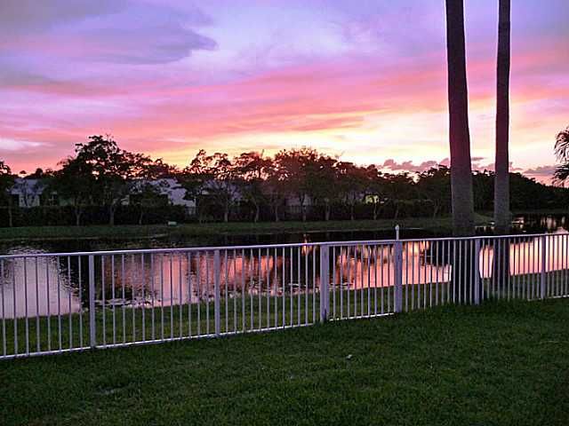 300 SOMERSET WY, Fort Lauderdale, FL 33326