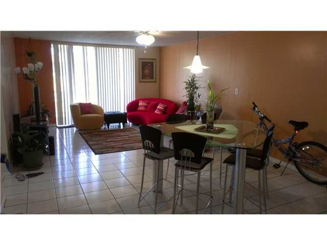 1830 DIXIANA ST # 201, Hollywood, FL 33020