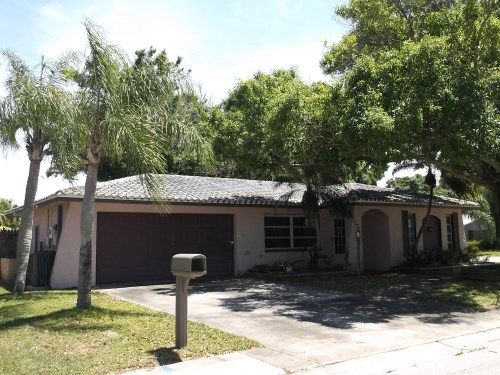 427 Maplewood Dr, Oldsmar, FL 34677