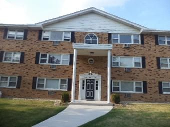 8804 W 45th Place #10, Brookfield, IL 60513