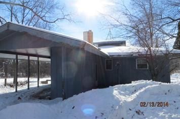 1251 W Maple Rapids Rd, Saint Johns, MI 48879