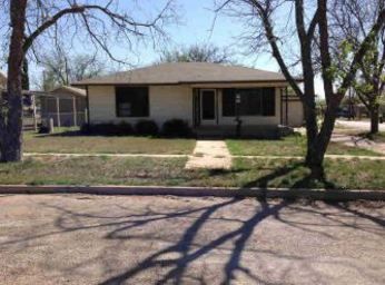 1209 N 5th St, Ballinger, TX 76821