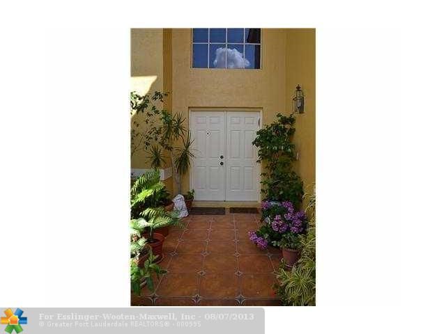 498 CAMBRIDGE LN, Fort Lauderdale, FL 33326