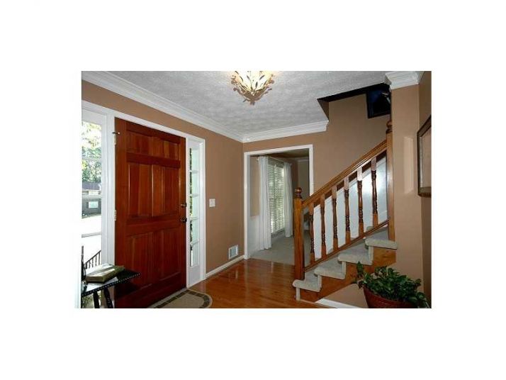 2201 Tarence Lane, Lilburn, GA 30047