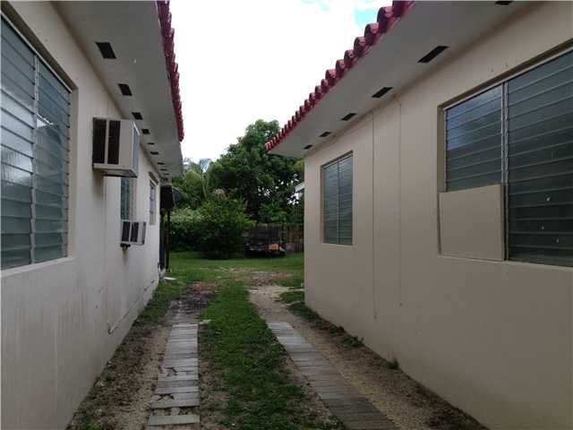 528 NW 97 ST, Miami, FL 33150