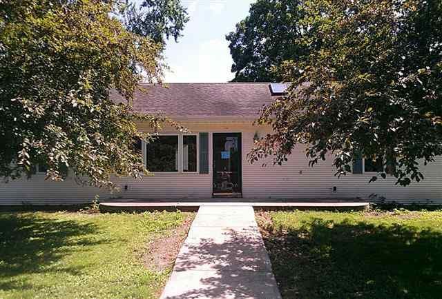 310 W 3rd St, Byron, IL 61010