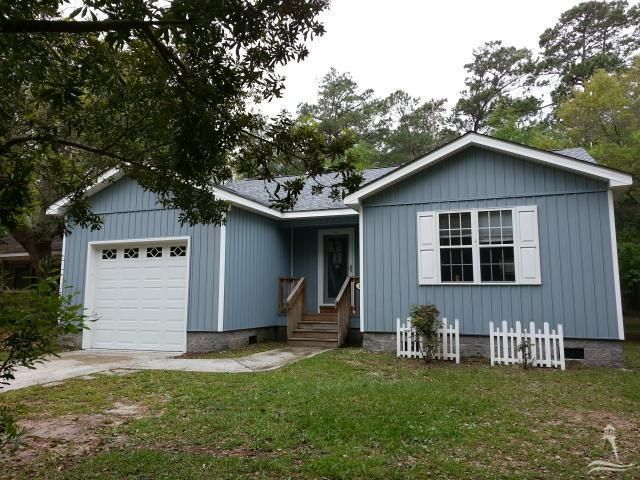 135 Nw 21st St, Oak Island, NC 28465