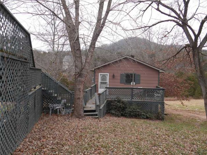 80 Eagle Dr, Eureka Springs, AR 72631