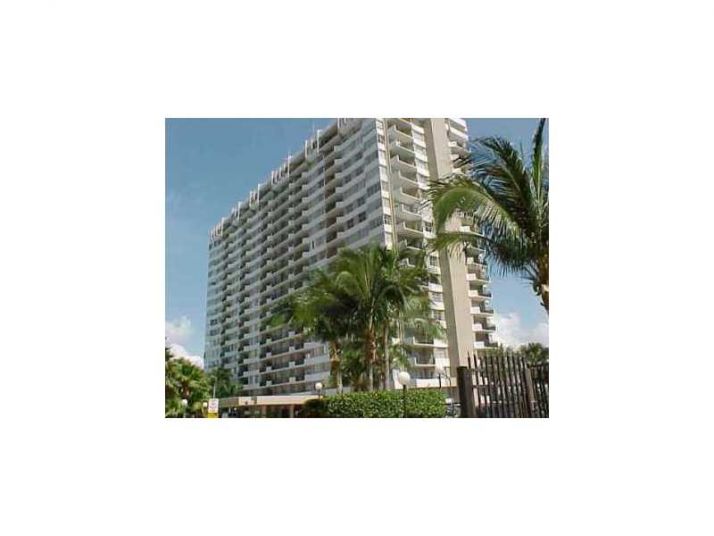 1965 OCEAN DR # 2H, Hallandale, FL 33009