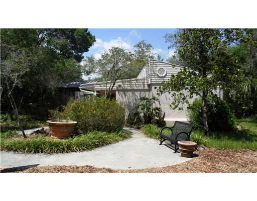 890 Four Wheel Dr, Geneva, FL 32732