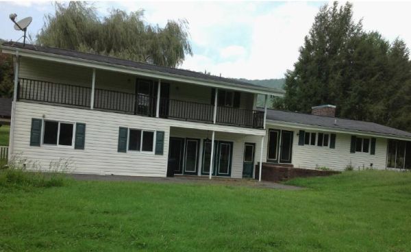4218 Blue Grass Trl, Saltville, VA 24370