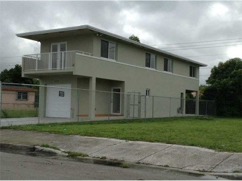 2250 W 5 WAY, Hialeah, FL 33010