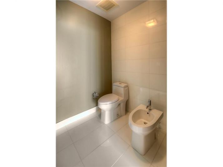 2020 N. BAYSHORE DR # 2310, Miami, FL 33137