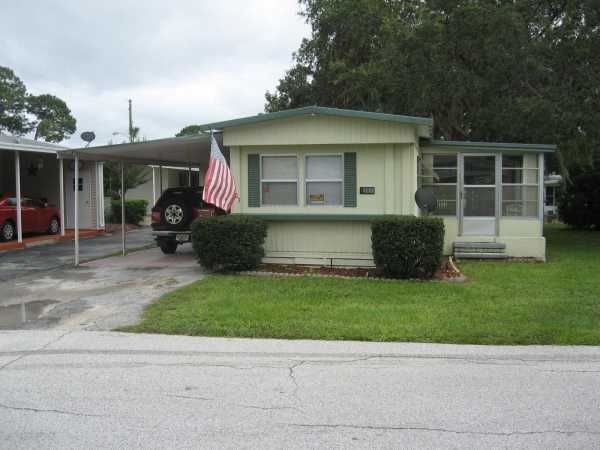 13222 Lemon Ave, Grand Island, FL 32735
