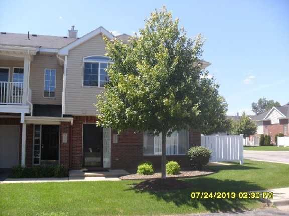 22027 Fairlane Blvd, Trenton, MI 48183