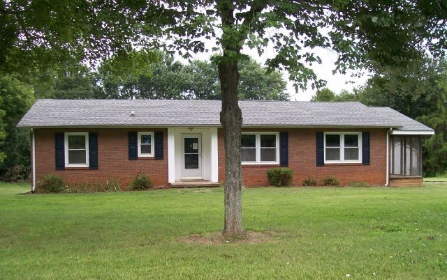 143 Calhoun Rd, Stony Point, NC 28678