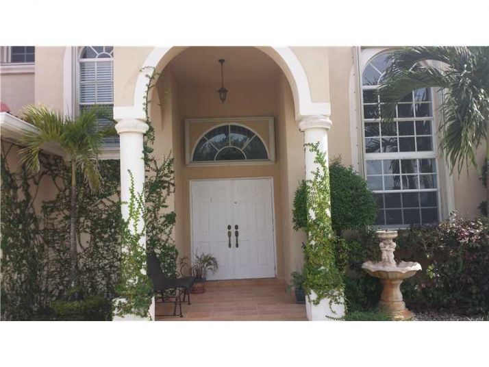 15876 SW 50 TE, Miami, FL 33185