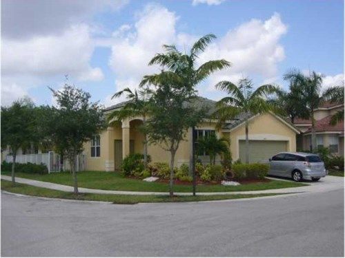 546 LIVE OAK LN, Fort Lauderdale, FL 33327