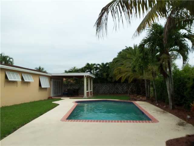 10101 SW 99 AV, Miami, FL 33176