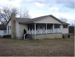 107 Co Rd 647, Roanoke, AL 36274