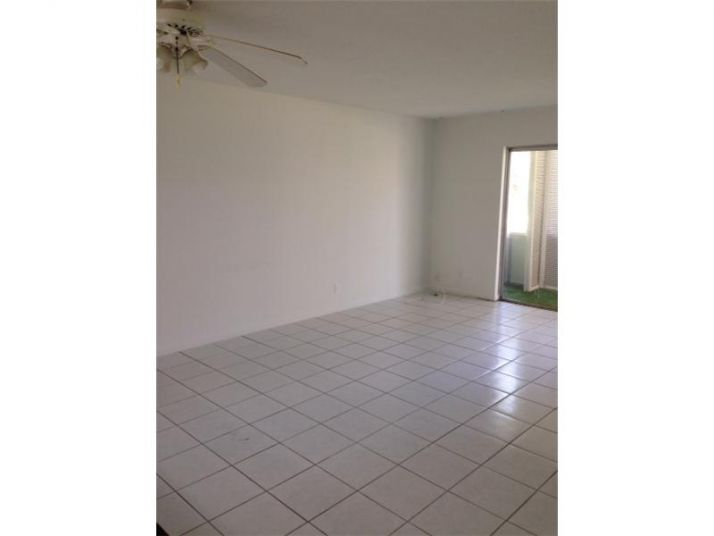 233 NE 14TH AV # 108, Hallandale, FL 33009