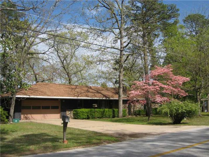 17 E. Mountain Dr., Eureka Springs, AR 72631