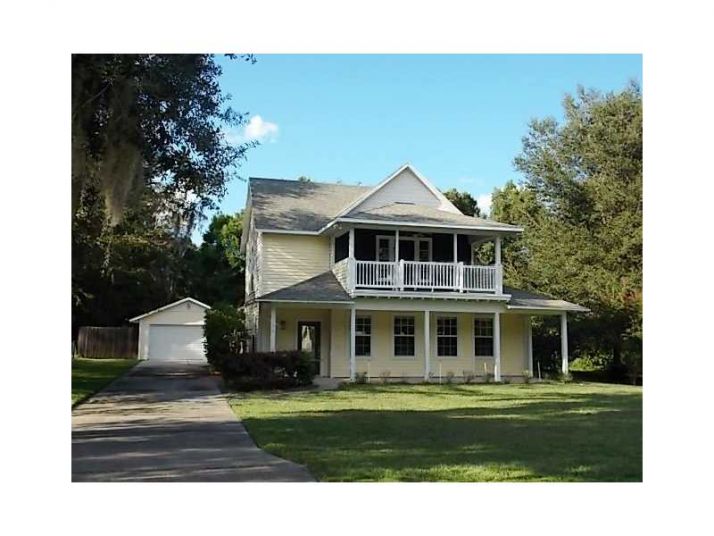 136 Connecticut Ave, Lake Helen, FL 32744