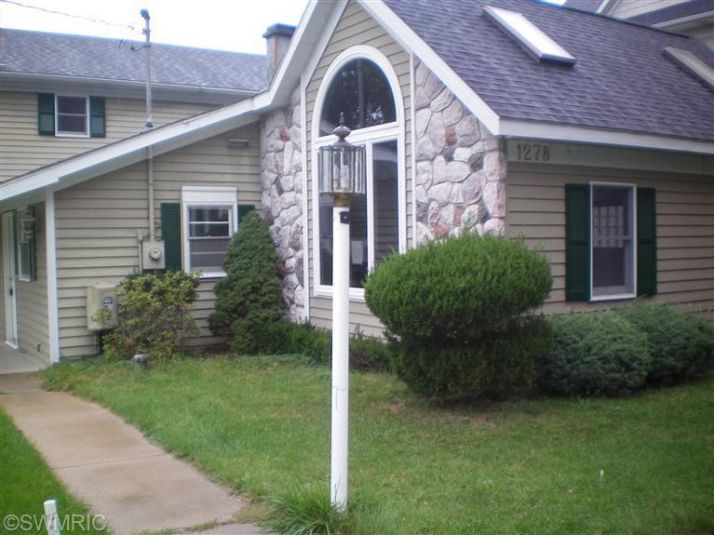 1278 Lynn Dr, Middleville, MI 49333