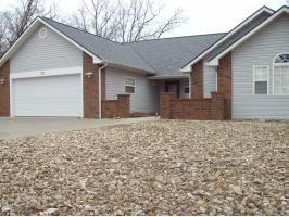311 Holiday Island Dr, Eureka Springs, AR 72631