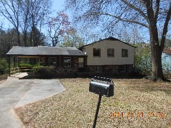 2717 Shelley Ln, Ellenwood, GA 30294