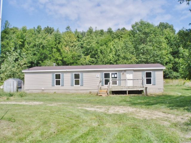 500 Riverview, Lawrence, MI 49064