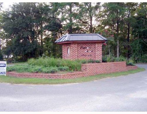 215 CYPRESS LAKES DR, Bloomingdale, GA 31302