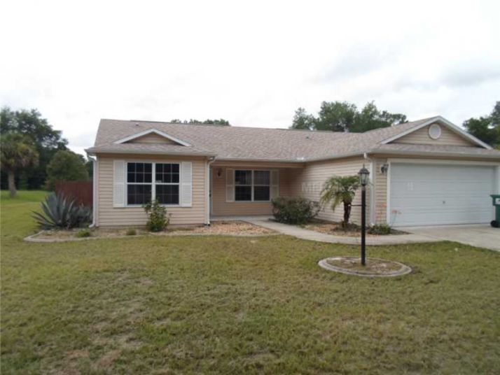 35701 Poinsettia Ave, Fruitland Park, FL 34731