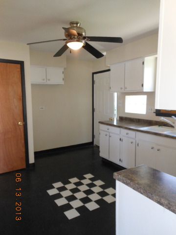 9034 Shields Ave, Brookfield, IL 60513