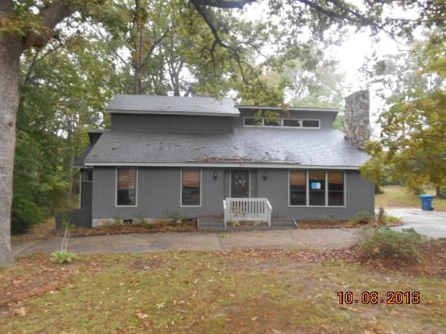 207 Pineview Dr, Erwin, NC 28339