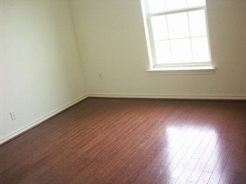 260 South Wharton St, Louise, TX 77455