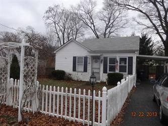 22 Langley St, Warwick, RI 02889