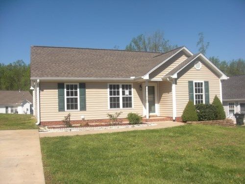 1651 Farningham Lane, Burlington, NC 27215
