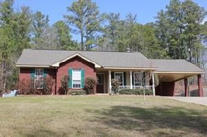 98 Elmore Rd, Titus, AL 36080