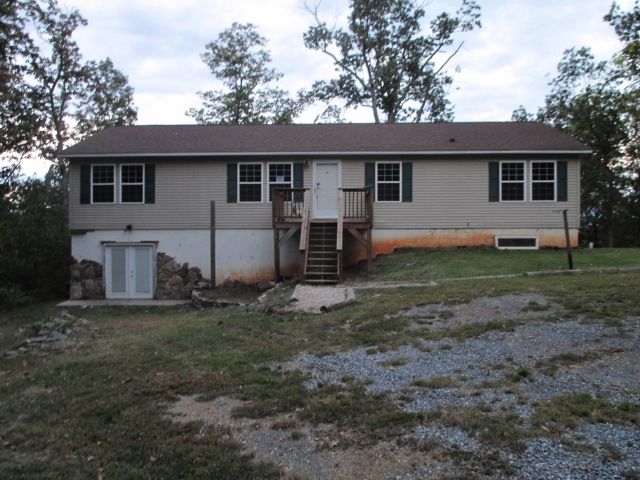 377 Craig Shop Rd, Mount Sidney, VA 24467
